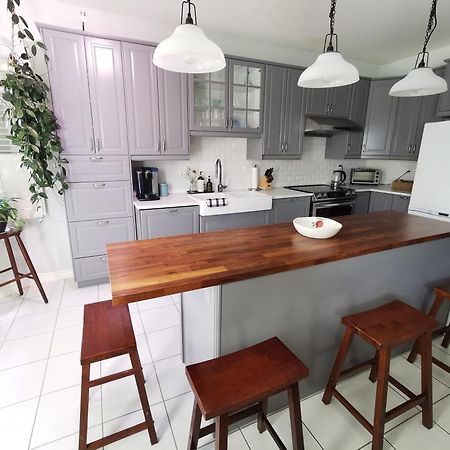 4 Bedroom 3 Washroom Charming Home In Markham With Warm Cozy Vibe Экстерьер фото