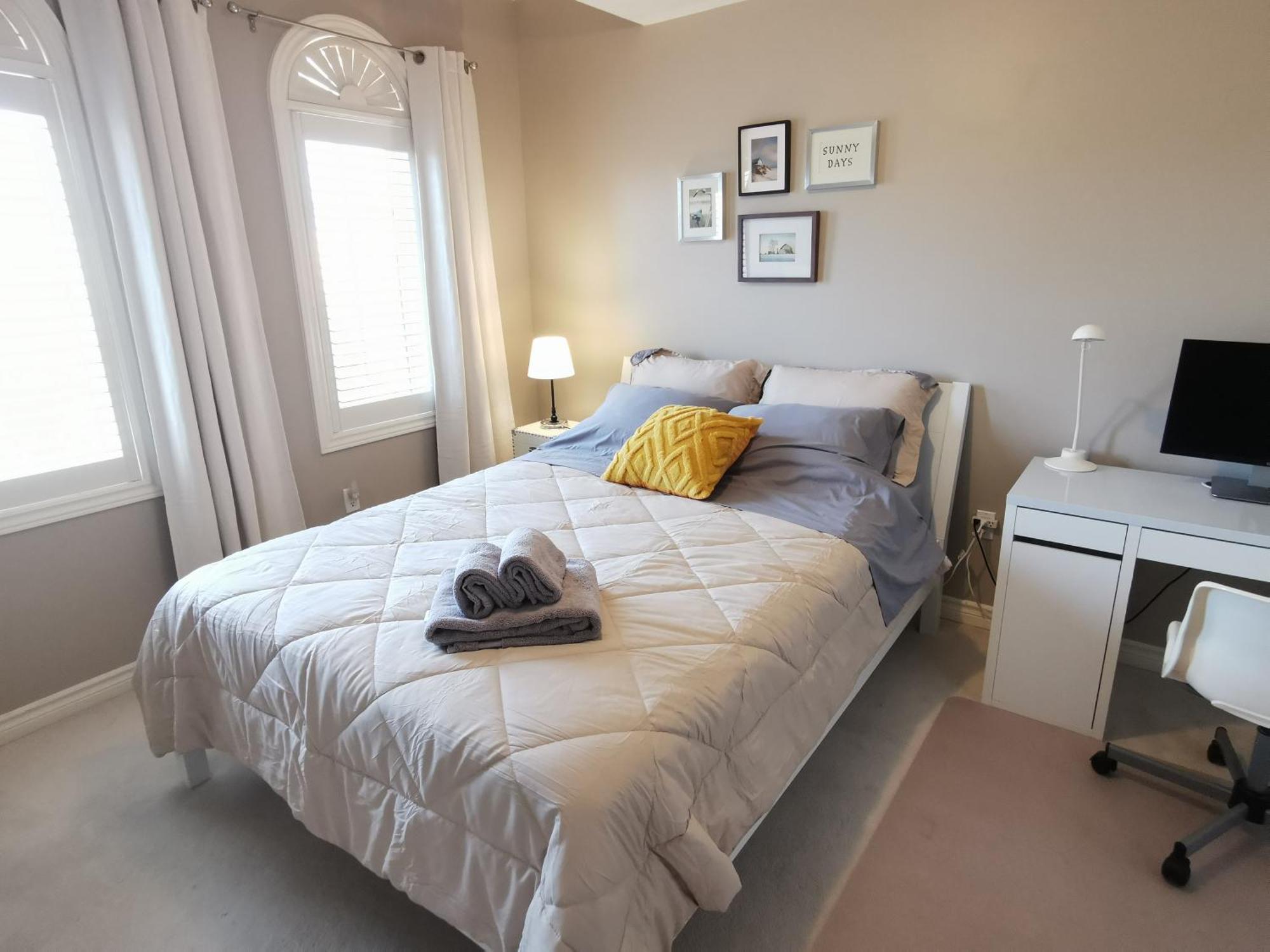 4 Bedroom 3 Washroom Charming Home In Markham With Warm Cozy Vibe Экстерьер фото