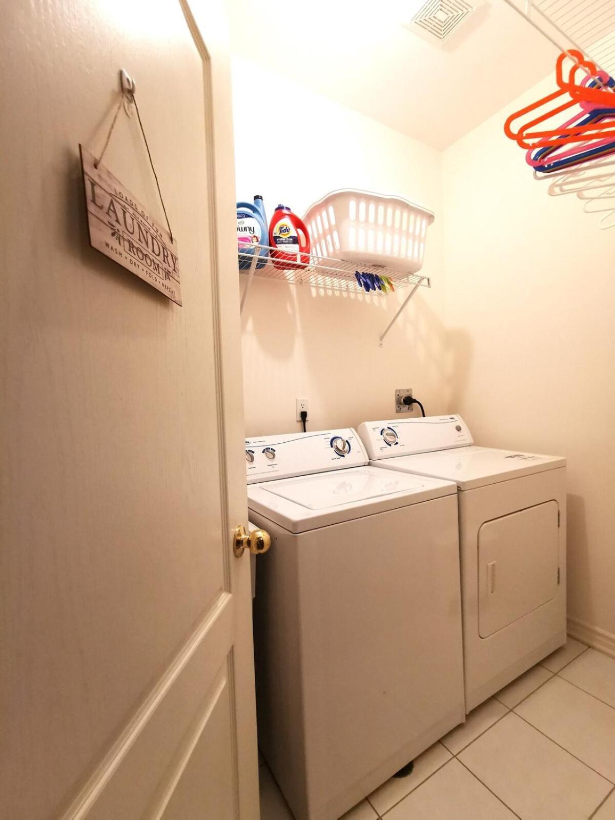 4 Bedroom 3 Washroom Charming Home In Markham With Warm Cozy Vibe Экстерьер фото
